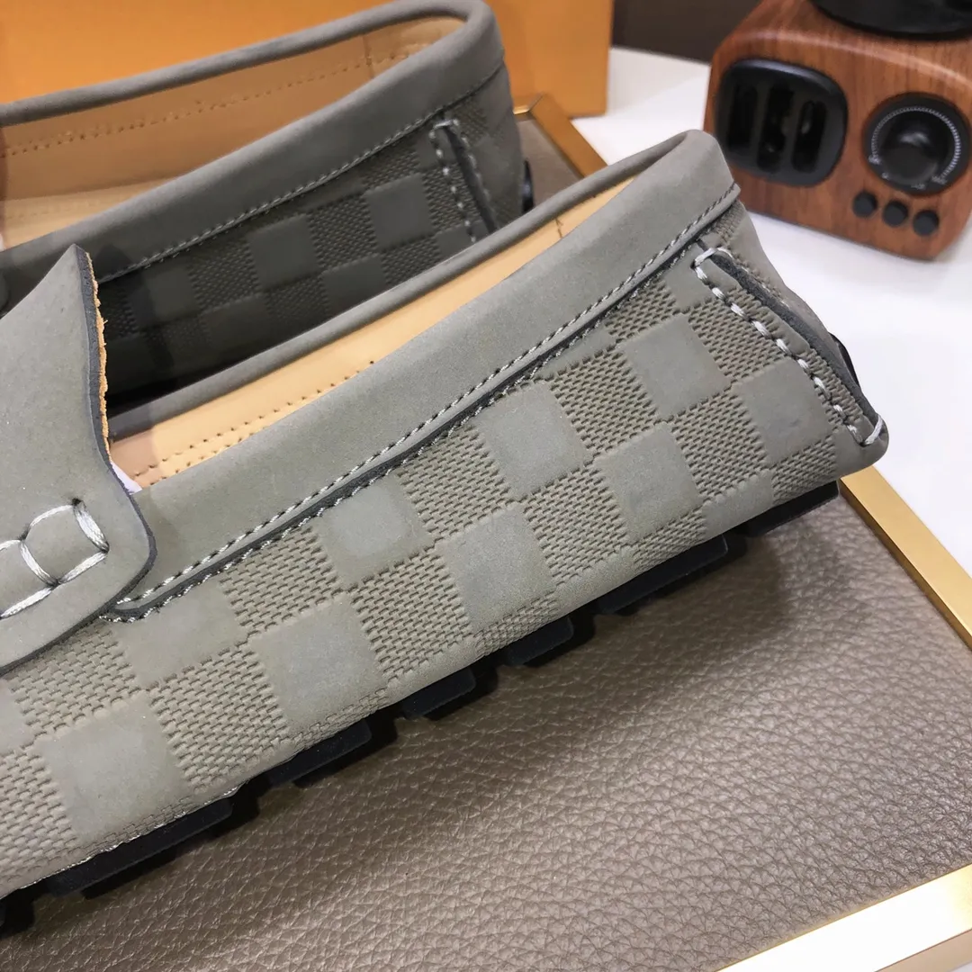 Men's men's shoes 💰420💰 [LV Doudou shoes] (water-dyed cowhide lining) new model is on the market, available on the official website. The new Doudou shoes are processed into single-color materials, and the uppers are made of imported cowhide material. The body of the shoe is fully hemmed with mark thread, and is lined with imported original cowhide leather. The elegant shoe shape is super suitable for all-matching, and the size is 38-44.